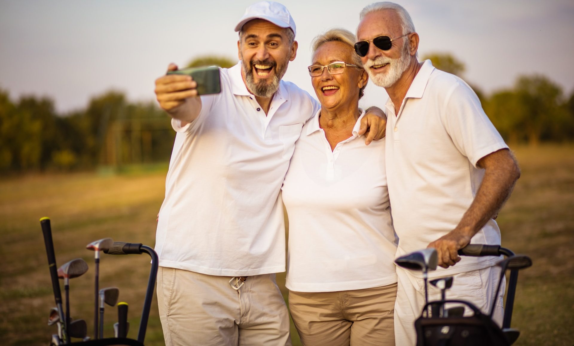 How to Announce Retirement on Social Media: A Comprehensive Guide and Tips